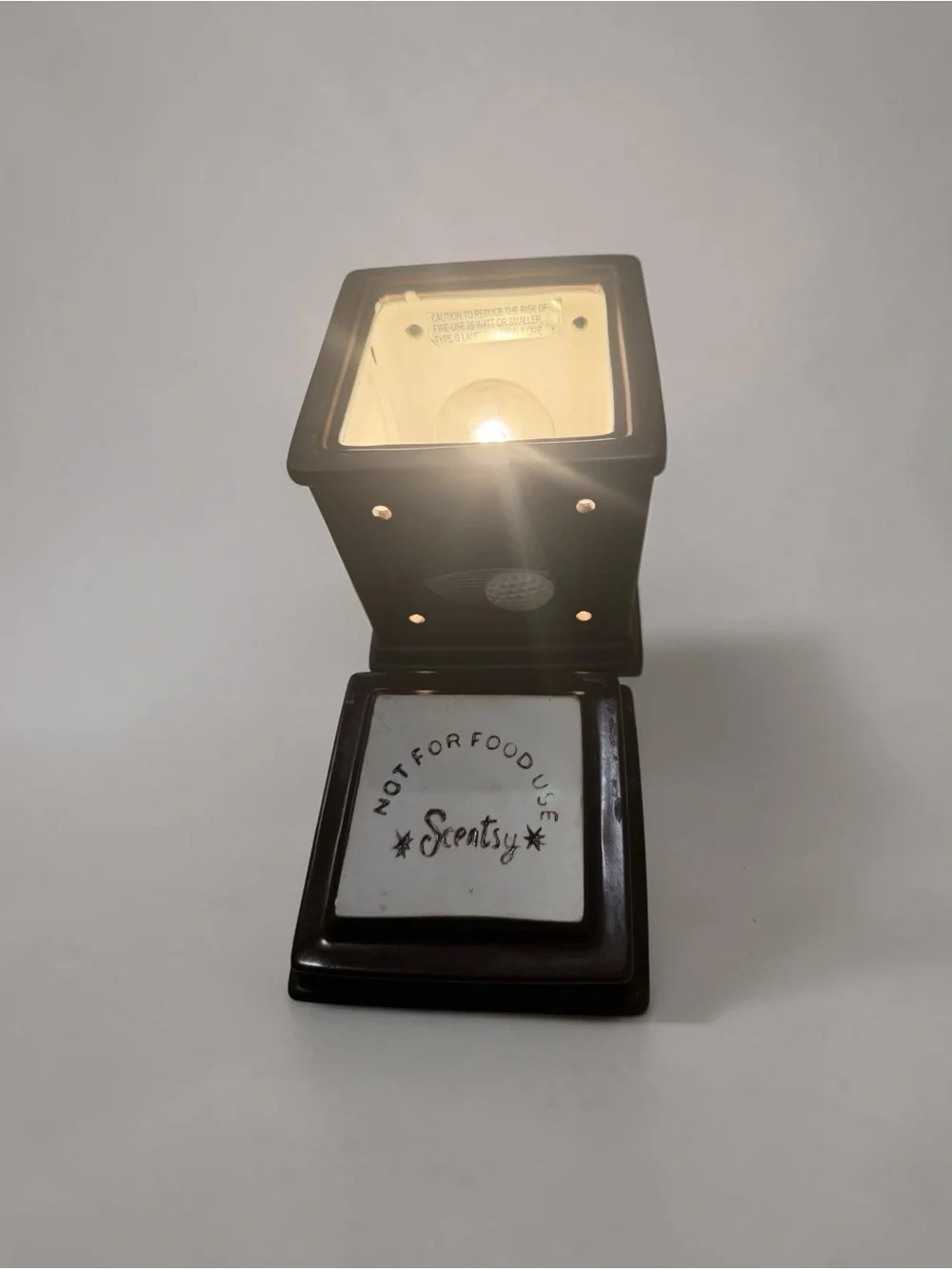 Scentsy ceramic wax